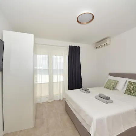 Feelings-4 By Interhome * Sukosan