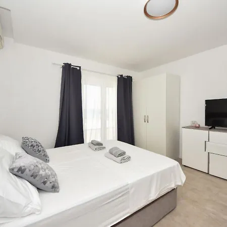 Feelings-4 By Interhome Apartment