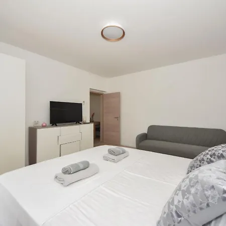 Apartment Feelings-4 By Interhome *